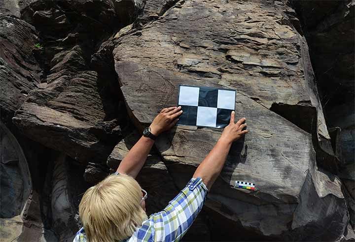 Click to enlarge Krasnoyarsk cliff carving