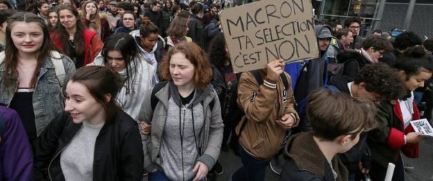 Click to enlarge student protest france