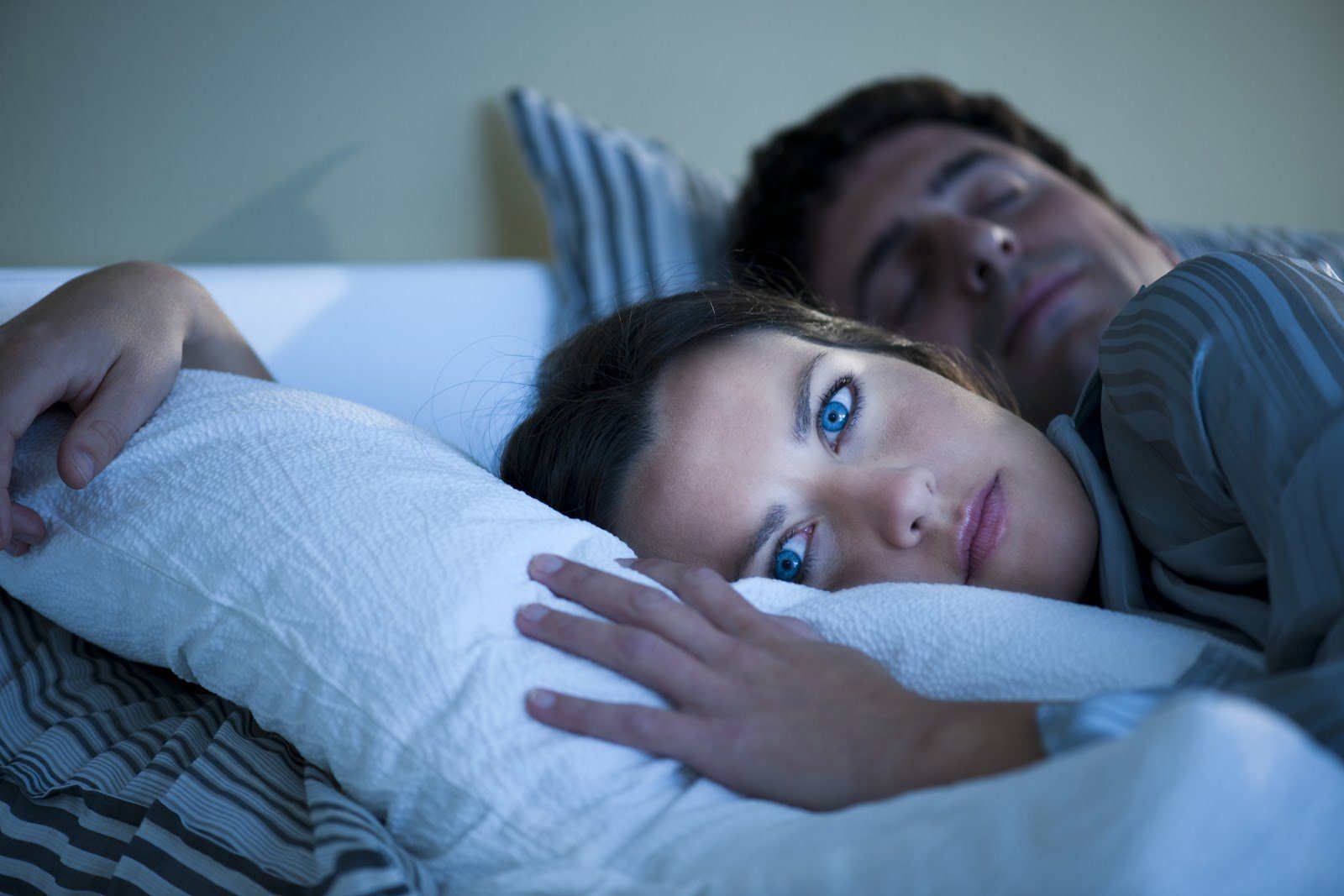 symptoms of insomnia in young adults