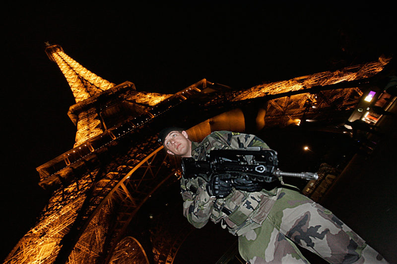soldier Eiffel Tower