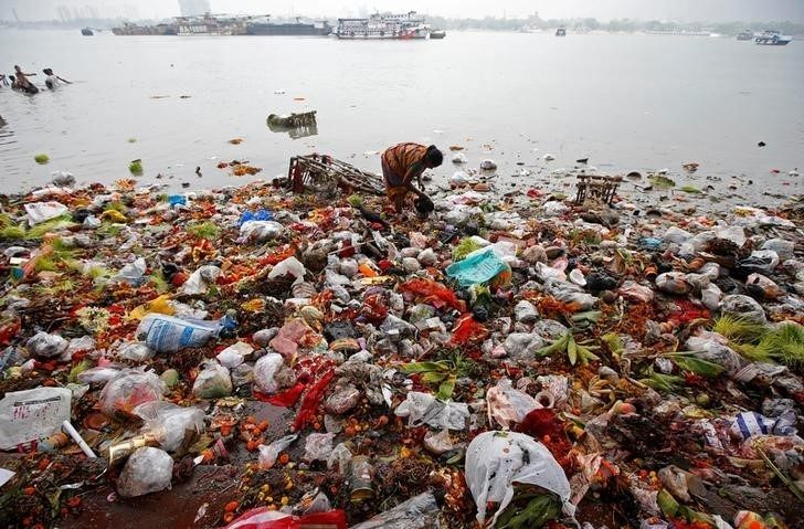 Click to enlarge India garbage river
