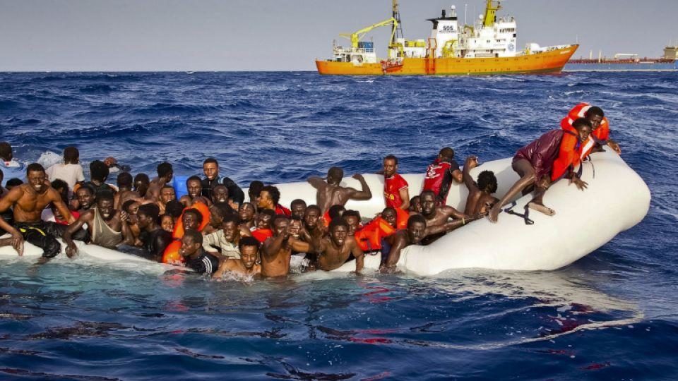 migrant boat