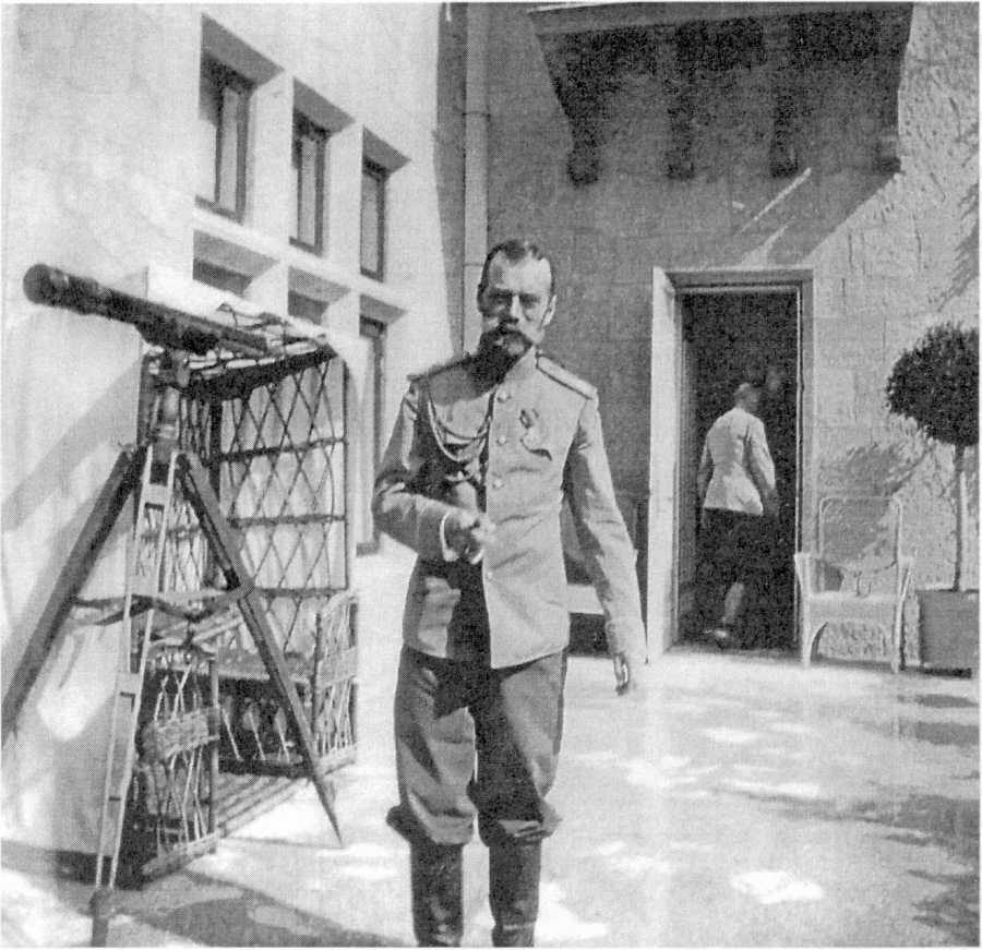Click to enlarge Nicholas II in Kharaks Crimea.