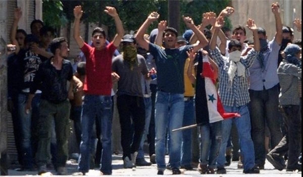 Click to enlarge People in Southern Syria