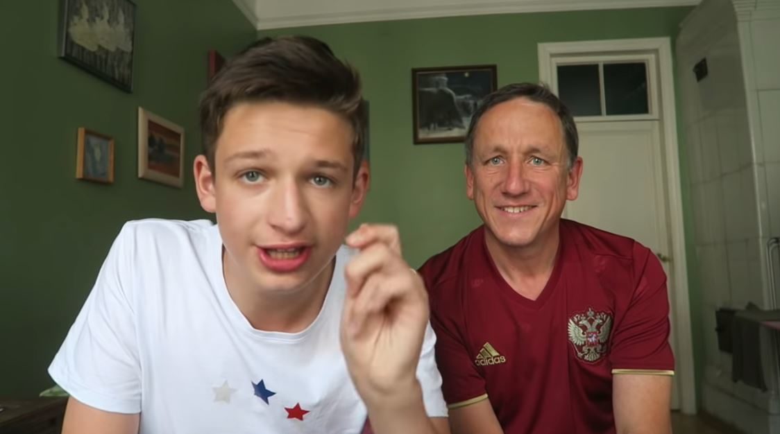 Click to enlarge england fans russia