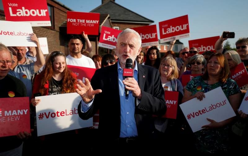 Click to enlarge corbyn labour party rally