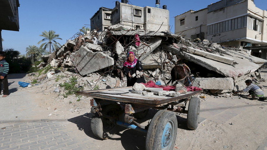 Click to enlarge Palestinian woman