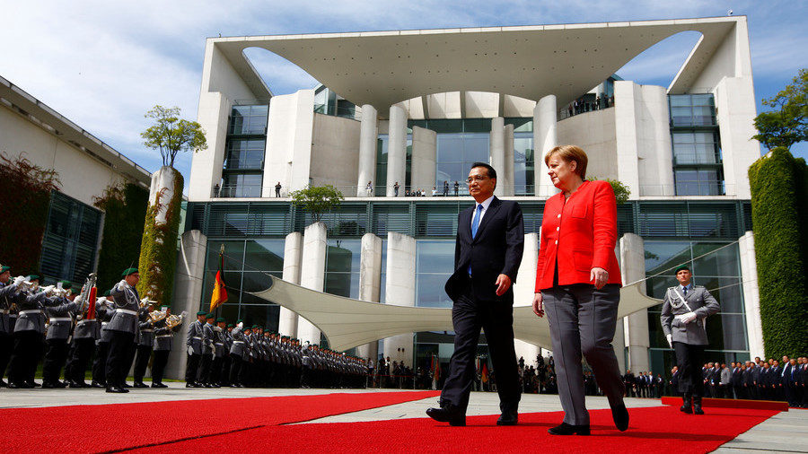 Click to enlarge German Chancellor Angela Merkel and Chinese Prime Minister Li Keqiang