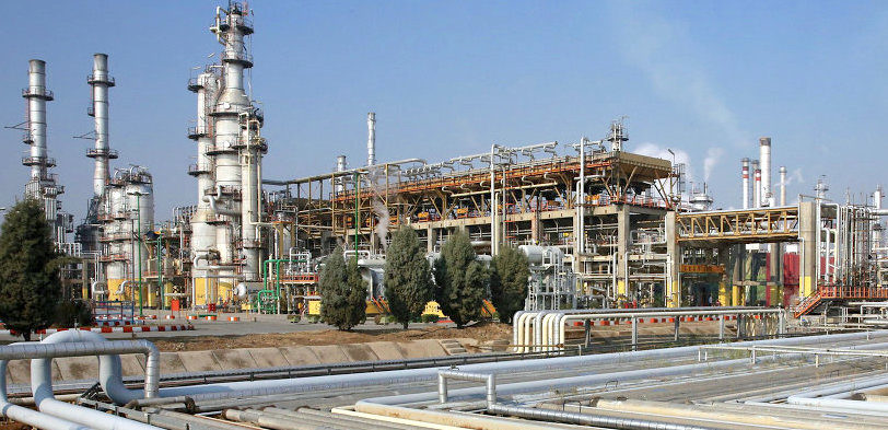 Click to enlarge Iranian oil refinery