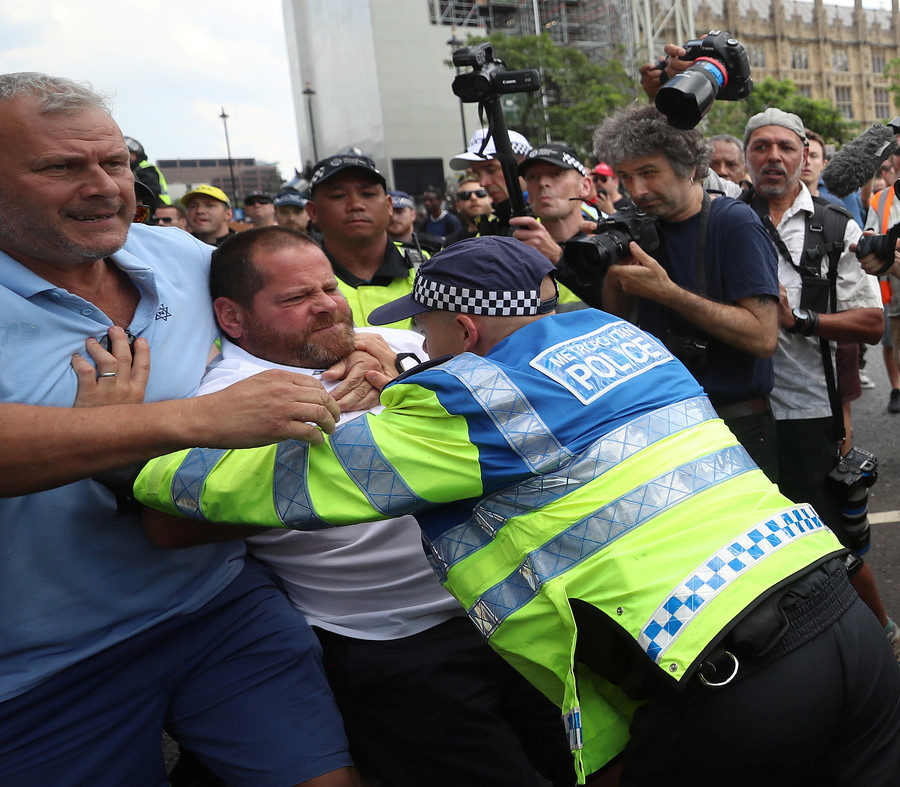 Click to enlarge Tommy Robinson protest
