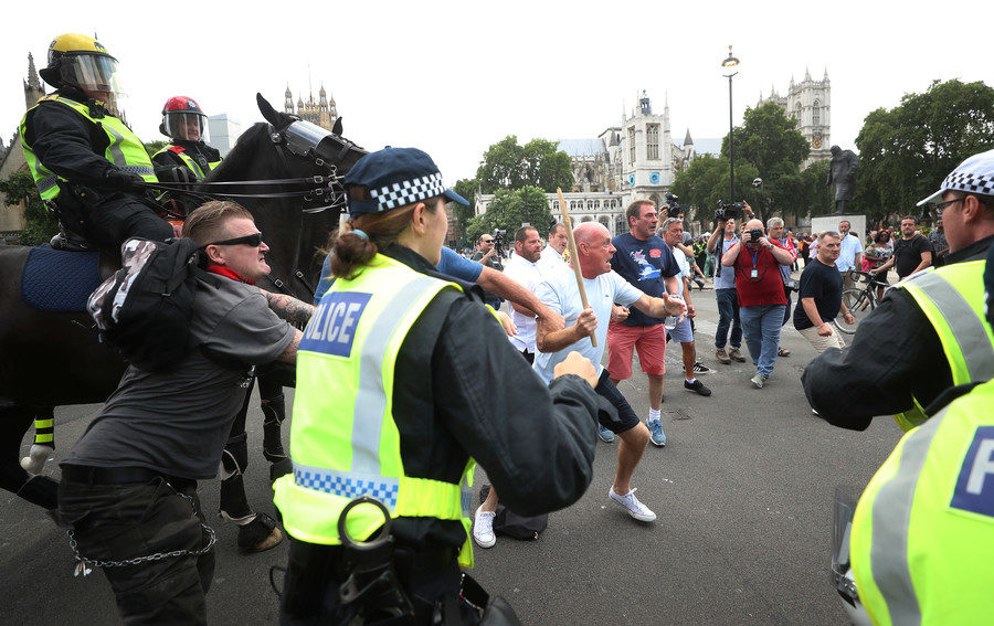 Click to enlarge Tommy Robinson protest