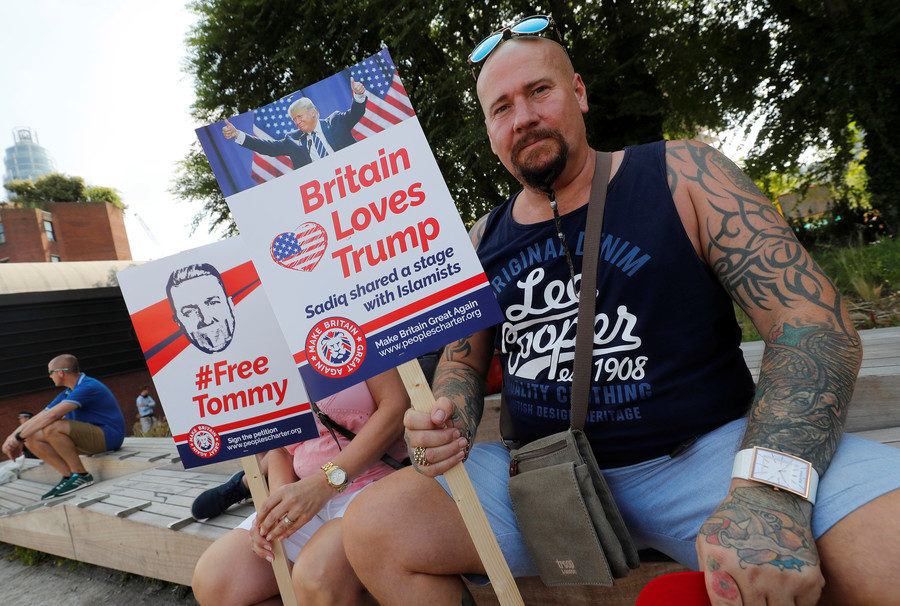Click to enlarge Tommy Robinson protest