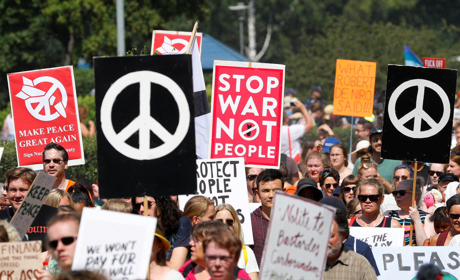 Click to enlarge helsinki protest