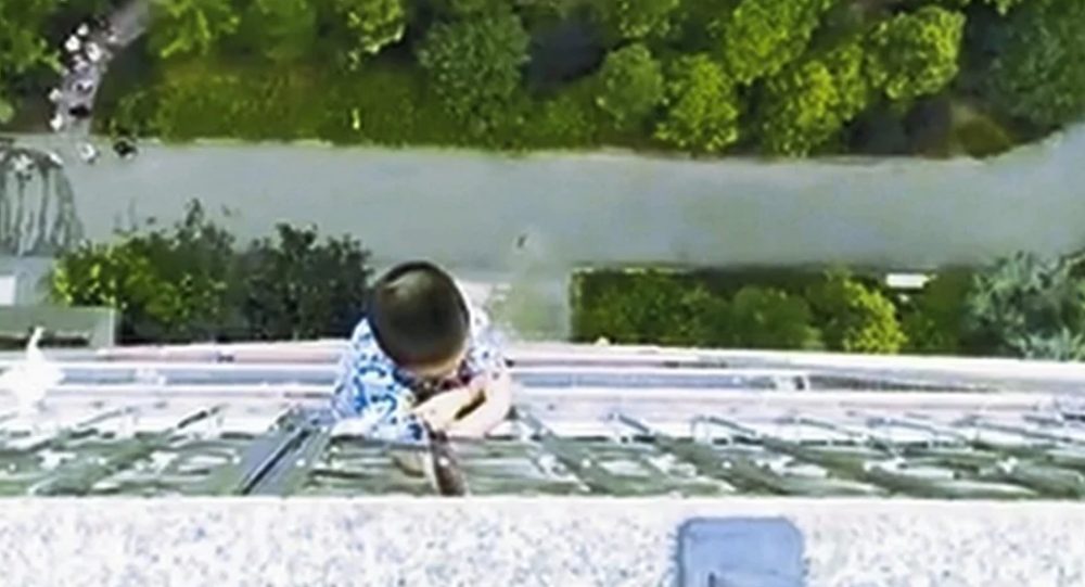 china balcony hang 30 minutes