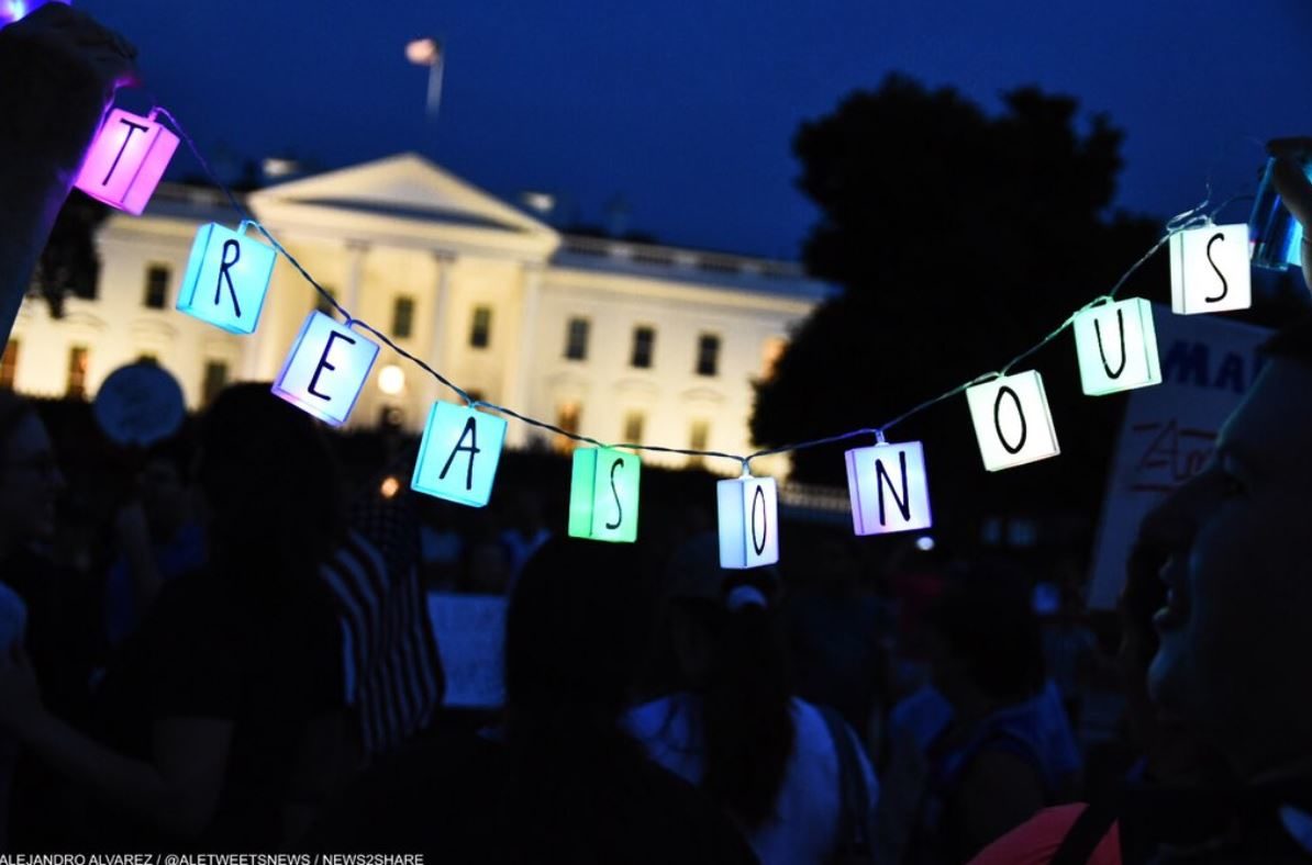 Click to enlarge trump white house protest