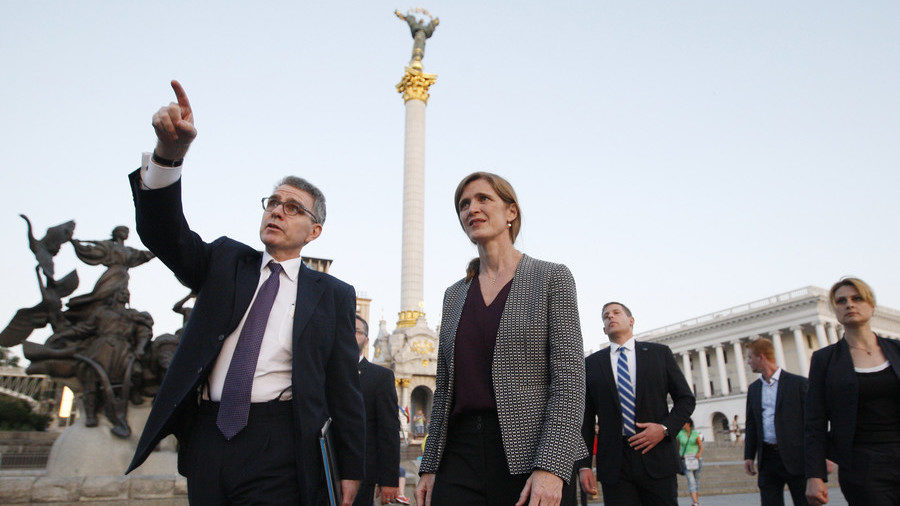 Geoffrey R. Pyatt (L) and Samantha Power on Maidan square, in Kiev on June 10, 2015