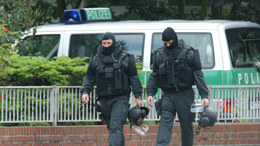 Click to enlarge german police