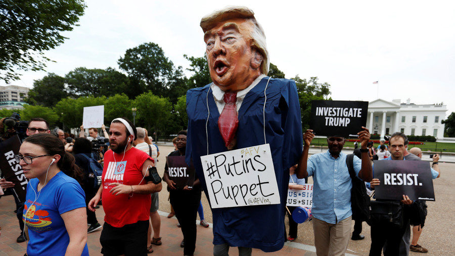 Click to enlarge trump protesters