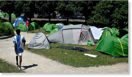 refugee tents nantes