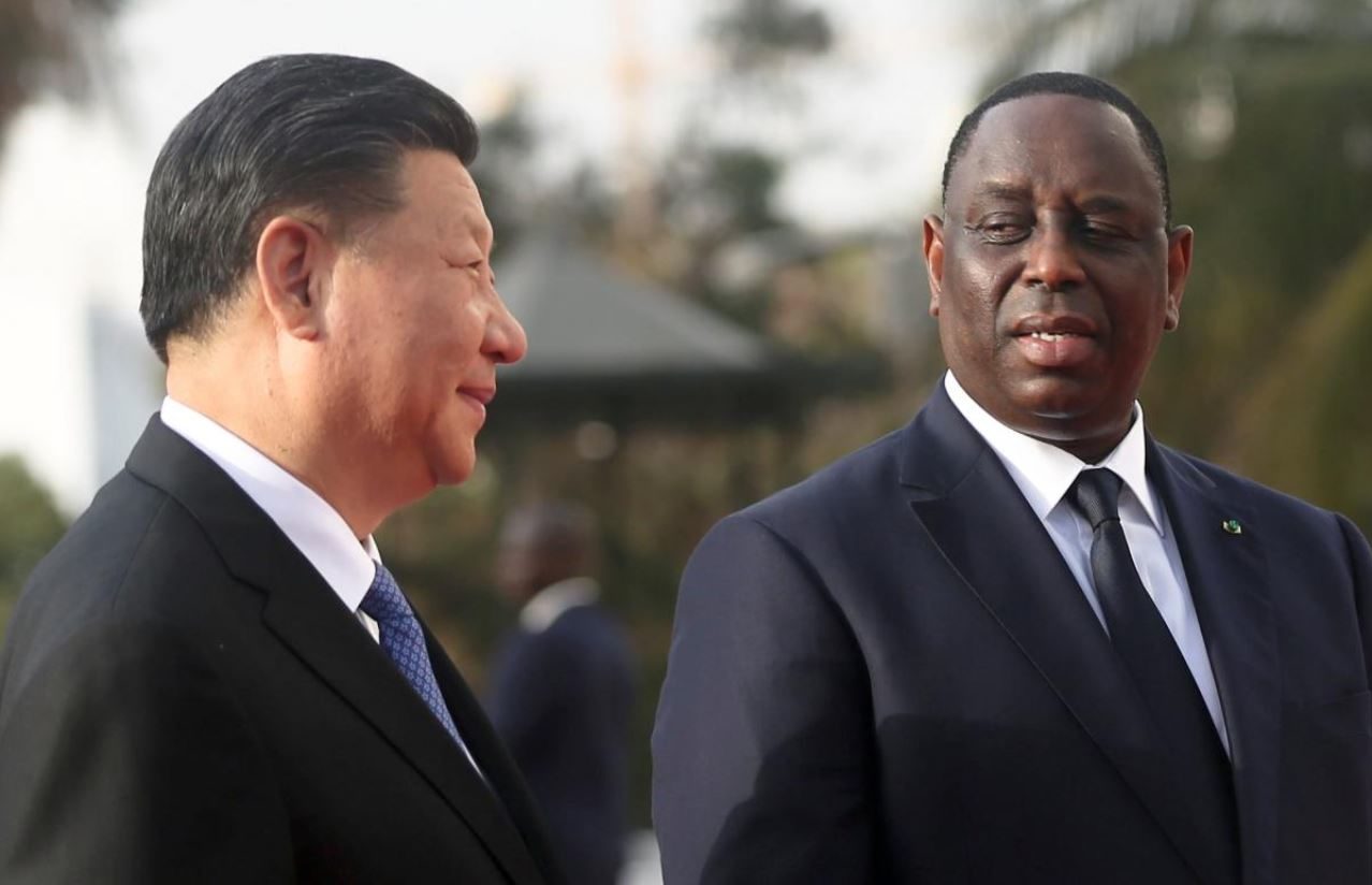 Click to enlarge Xi Jinping talks with Senegal's President Macky Sall
