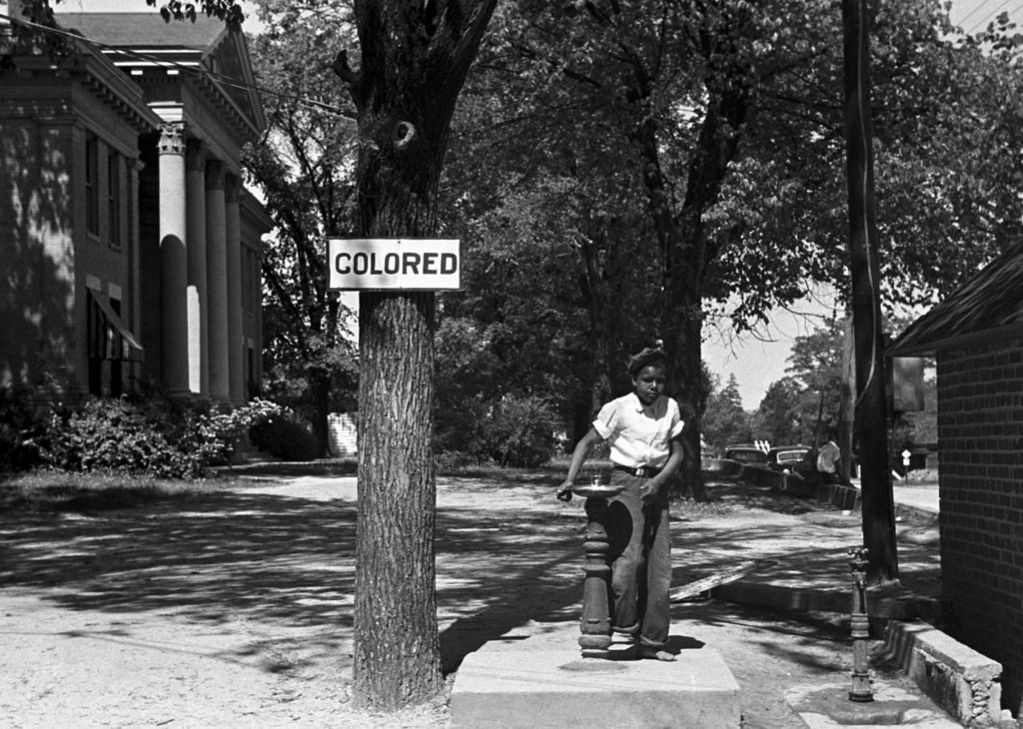 Click to enlarge Drinking fountain on the Halifax County Courthouse (North Carolina) in April 1938.