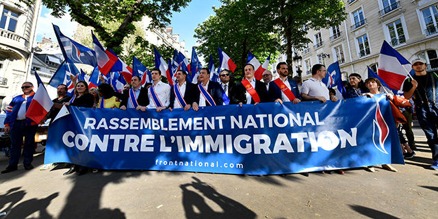 Click to enlarge paris national front street
