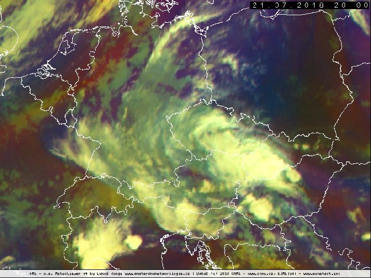 Click to enlarge red sprite clouda