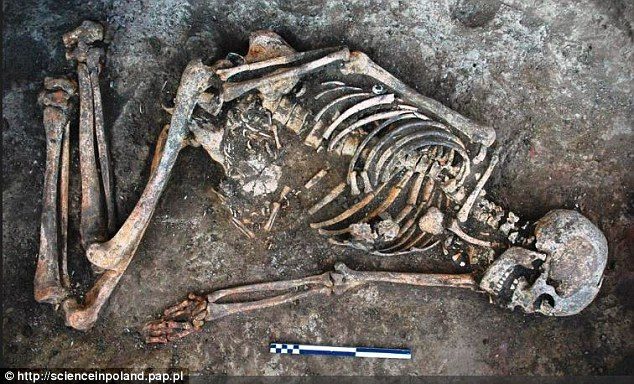 Click to enlarge Mysterious tar decorations bones woman Ukraine