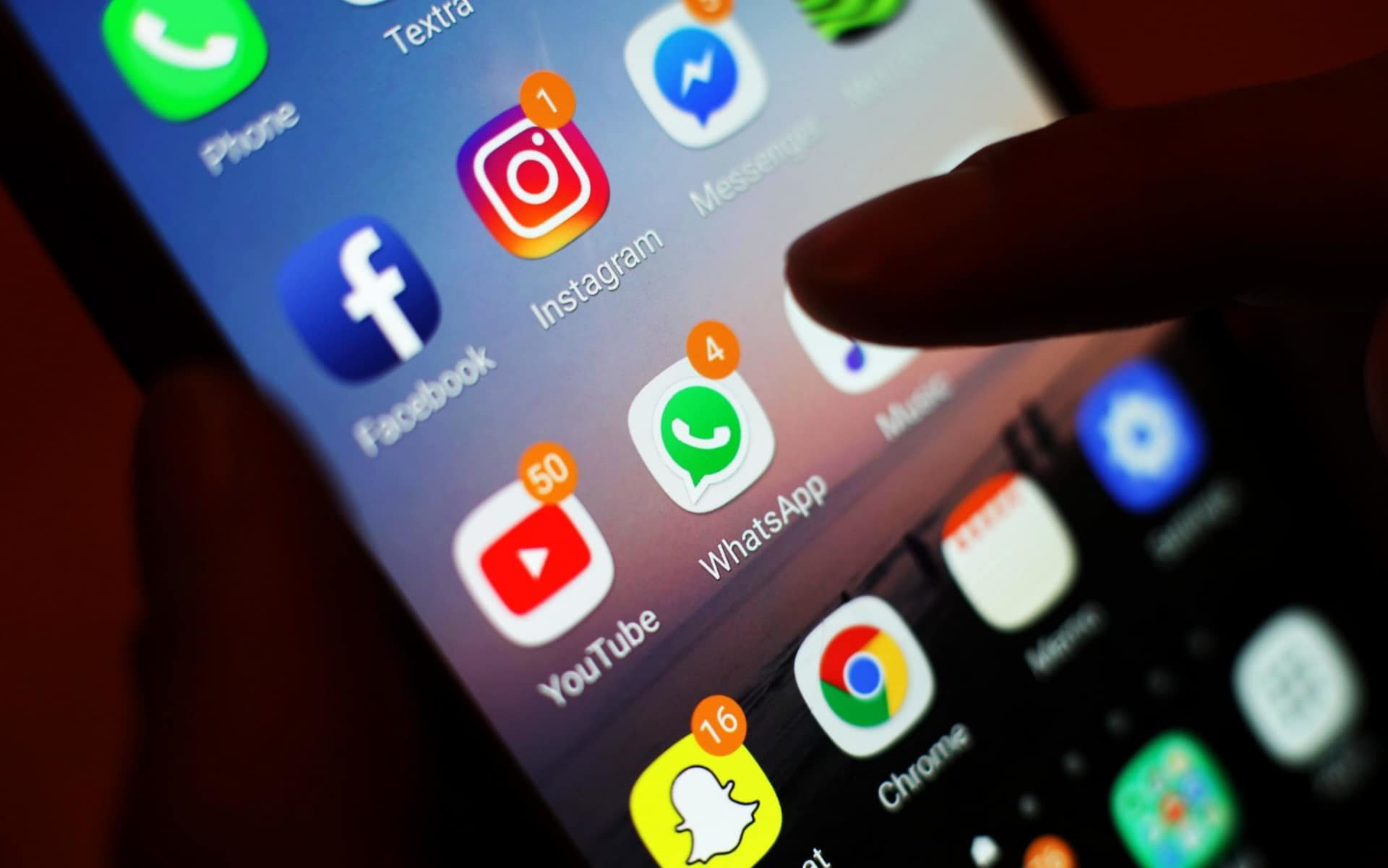 Click to enlarge cell phone apps