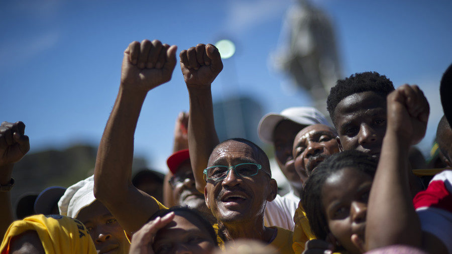 Supporters of South Africa's ruling African National Congress (ANC)