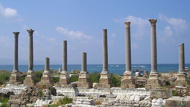 Click to enlarge tyre phoenician colums