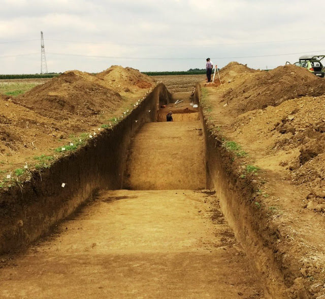 Click to enlarge Romanian Bronze Age citadel