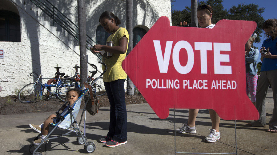 Click to enlarge Florida voters station