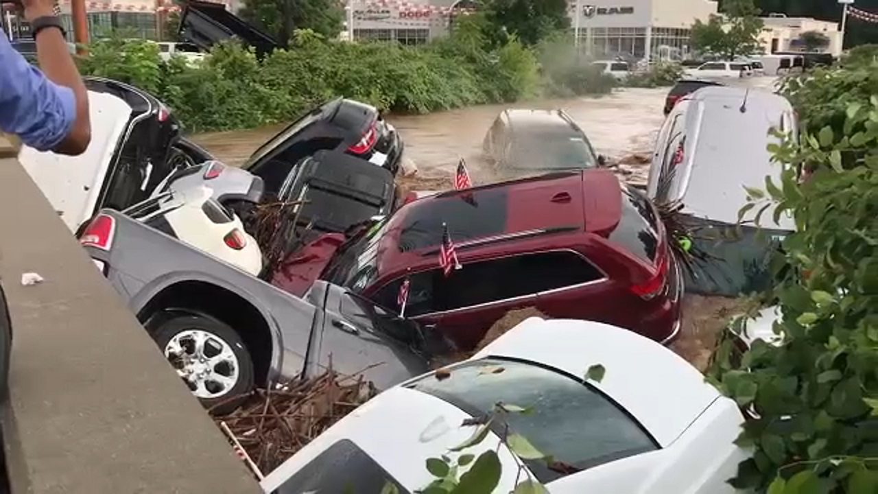 Click to enlarge Off-road traffic jam