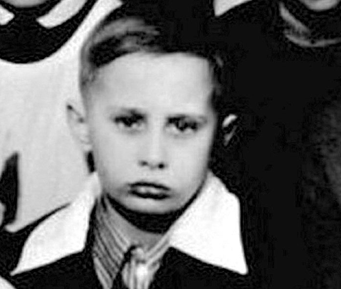 Click to enlarge Putin in childhood
