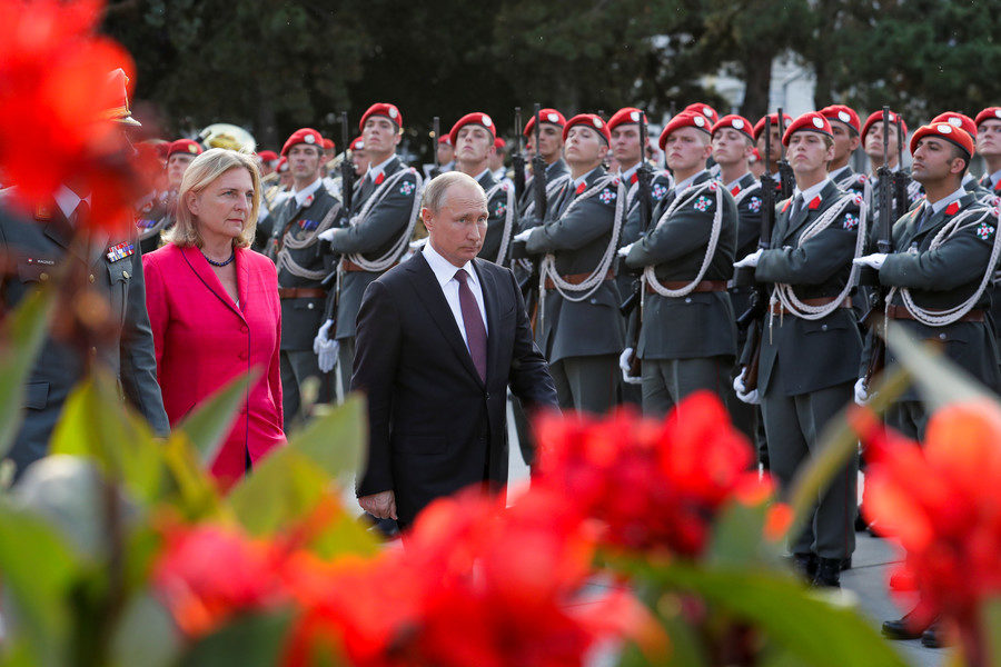 Click to enlarge Putin and Kneissl