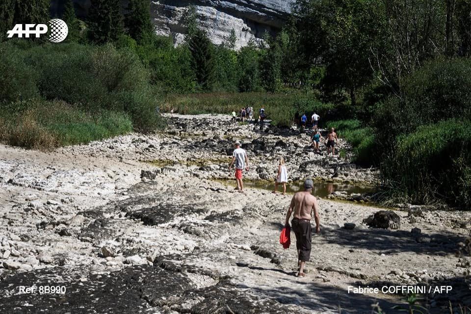 Click to enlarge river bed france dry