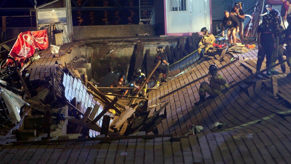 boardwalk collapse vigo spain