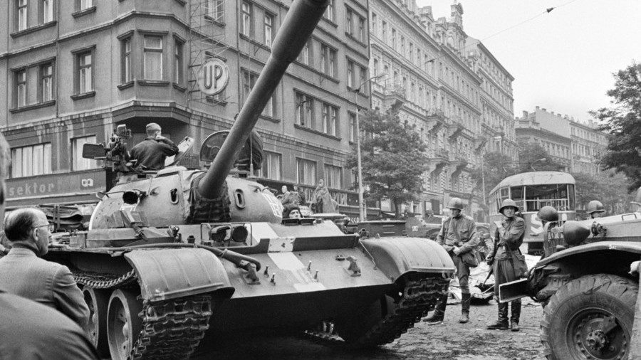 soviet tanks prague spring