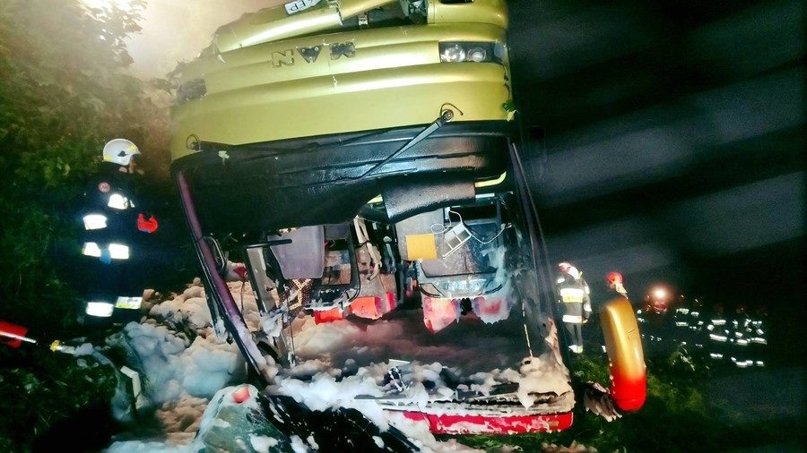 Ukrainian tourbus overturns in Poland