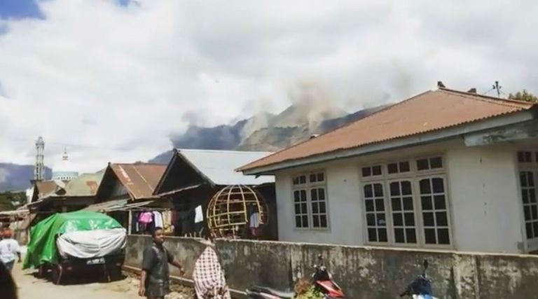 Click to enlarge In a video obtained by the Red Cross, a landslide is seen after an earthquake on Sunday morning, August 19, in Lombok, Indonesia