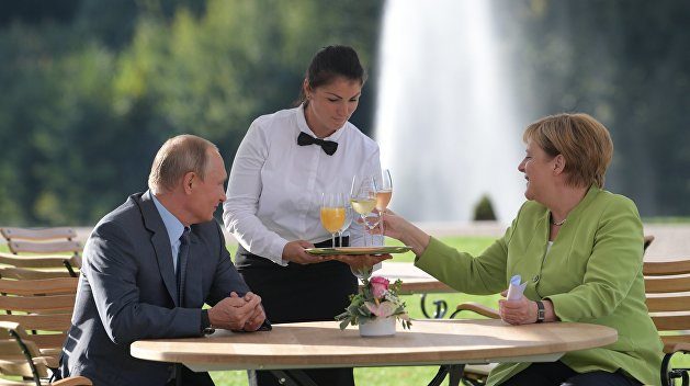 Click to enlarge putin merkel drink