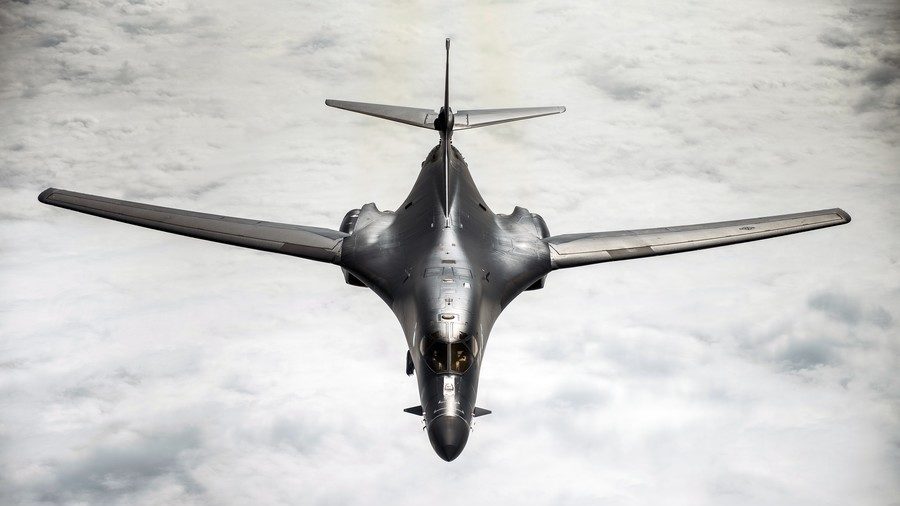 Click to enlarge A US Air Force B-1B Lancer