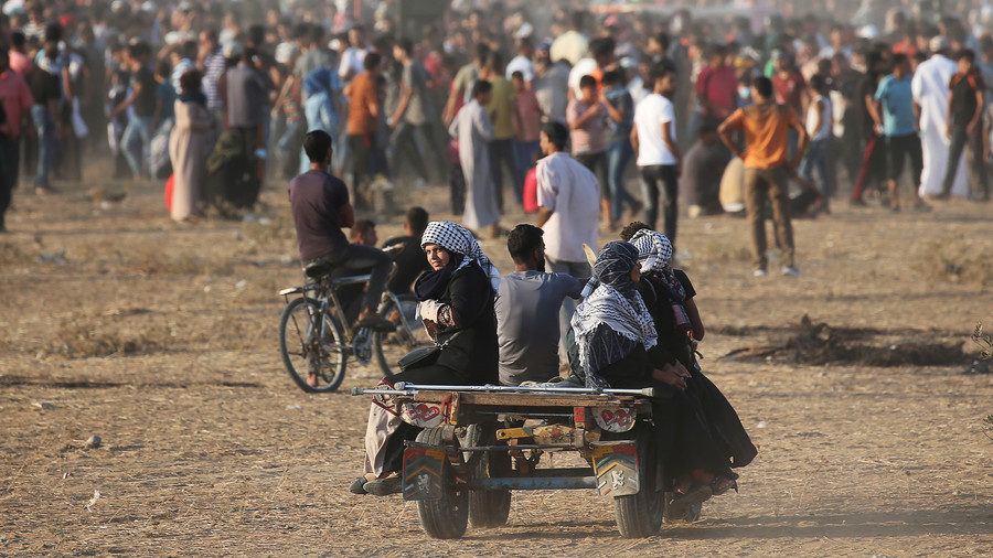 Palestinian demonstrators on the border between Gaza and Israel