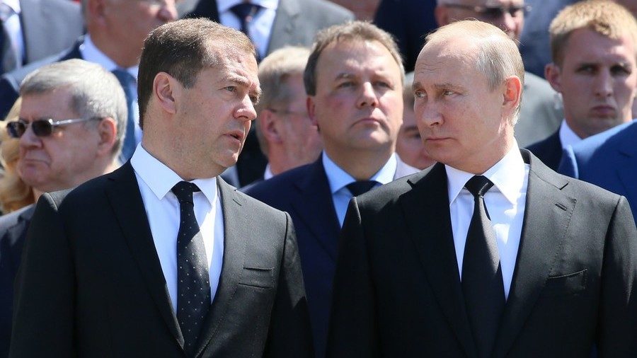 Click to enlarge President Vladimir Putin and Prime Minister Dmitry Medvedev