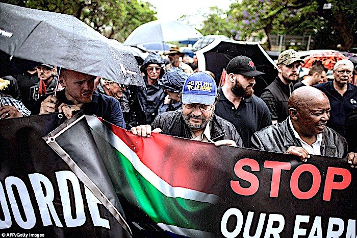 Click to enlarge South African protest farmers