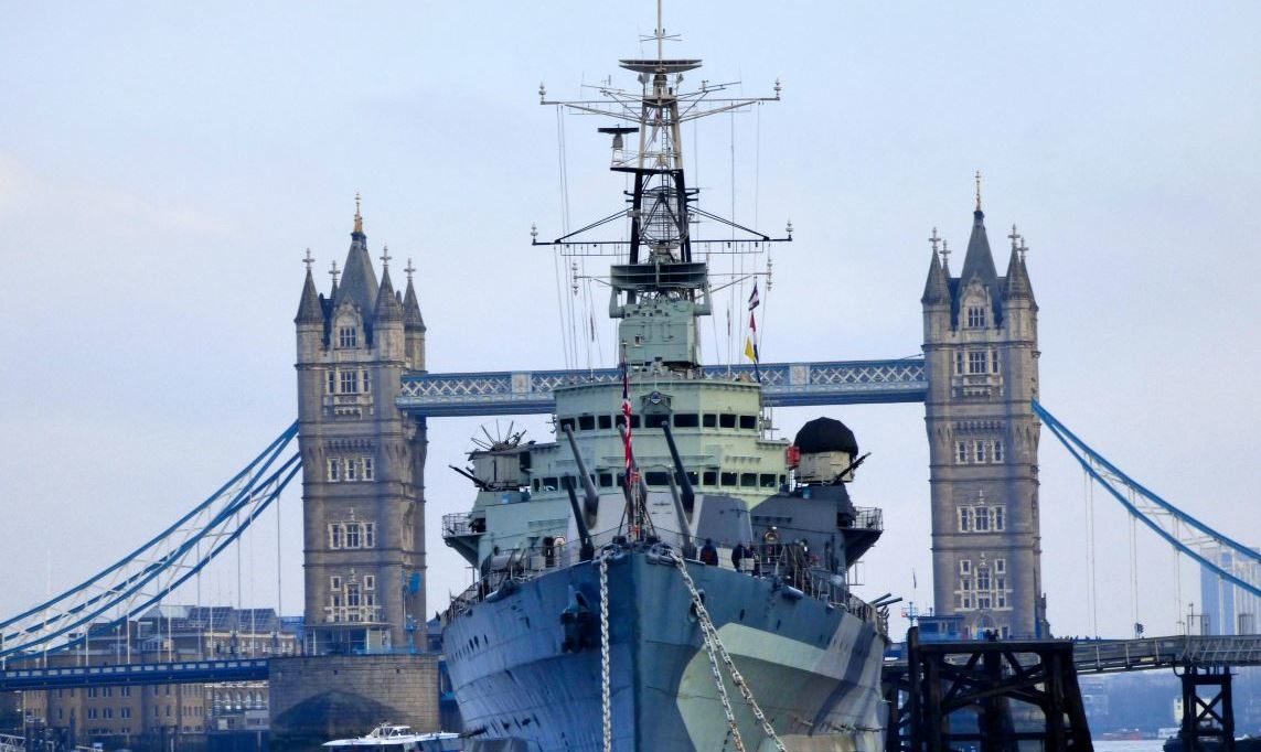 London bridge war ship