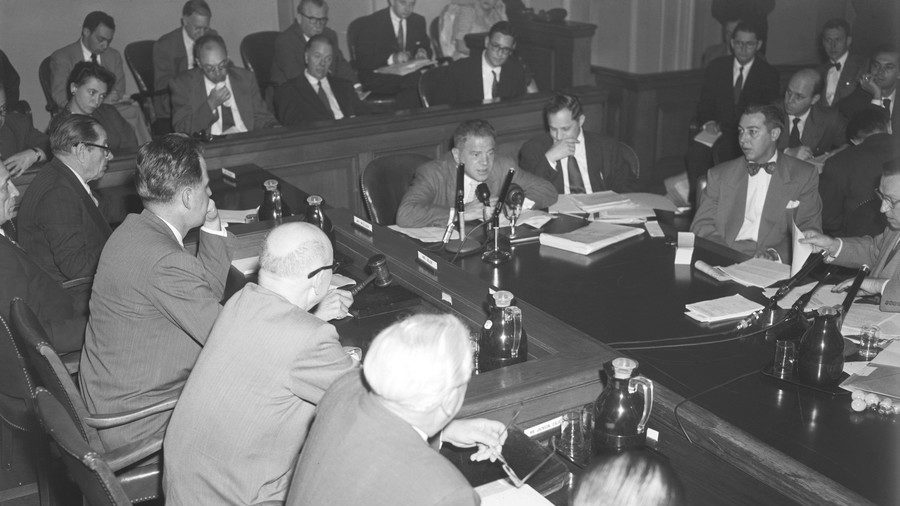 Lionel Stander testifies before the House Un-American Activities Committee