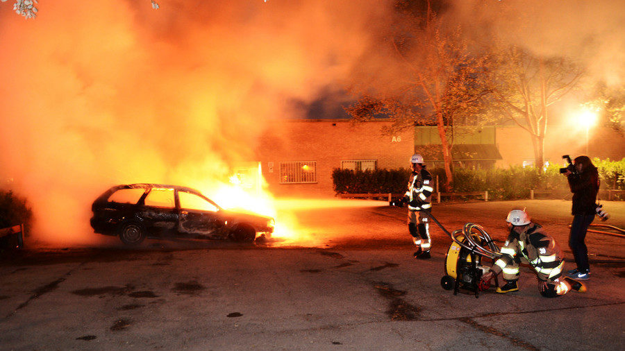 Cars burned Sweden