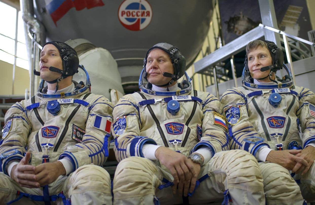 Russia carry US astronauts ISS